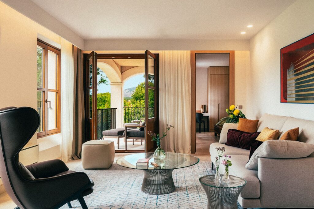 10-CastellSonClaret_Gardensuite_first floor (1)