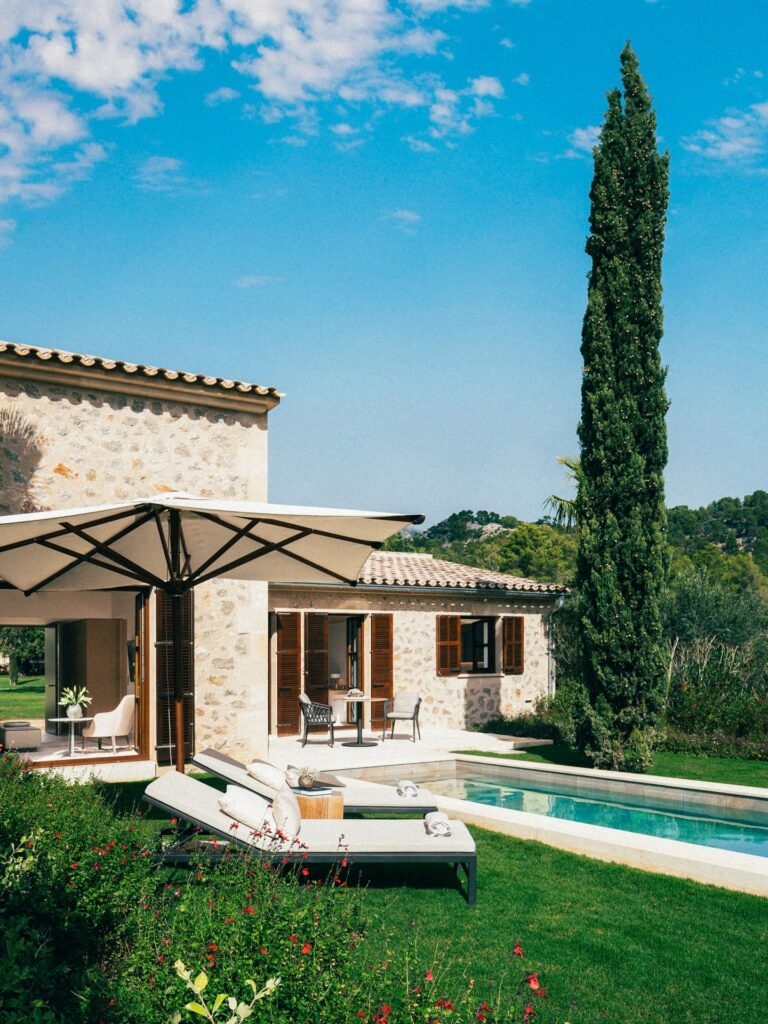 12-CastellSonClaret_outdoor