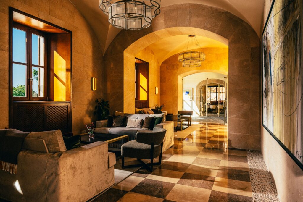 4-CastellSonClaret_Bar lounge