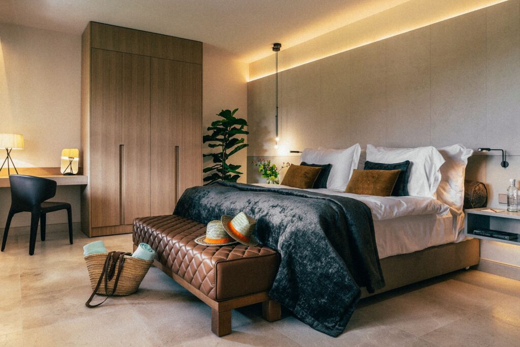 7-CastellSonClaret_Garden suite_bedroom