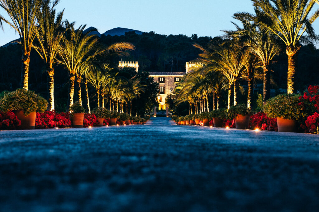 3-Castell Son Claret_driveway_at night